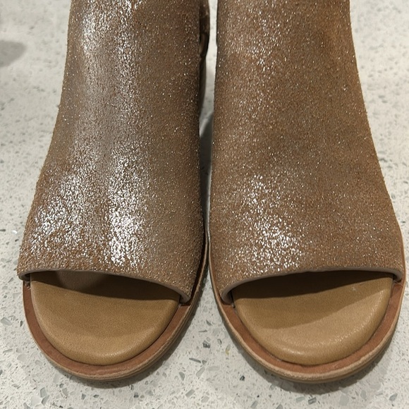 SOFFT Carleigh Metallic Tan Leather Peep Toe Block Heel Shootie Sandals - 8 - Picture 5 of 11